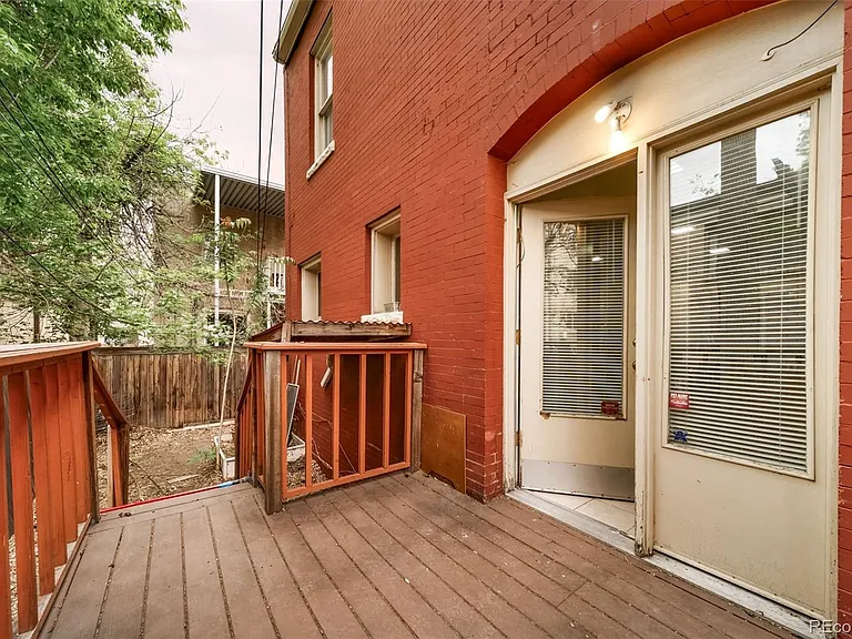 1214 E 10th Ave — Photo 37