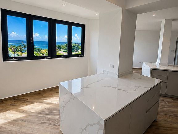 5th image of 54 Calle Las Palmeras #401