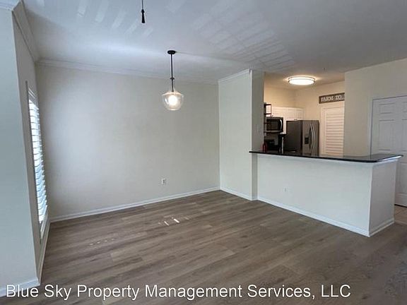 3rd image of 517 Water St #517