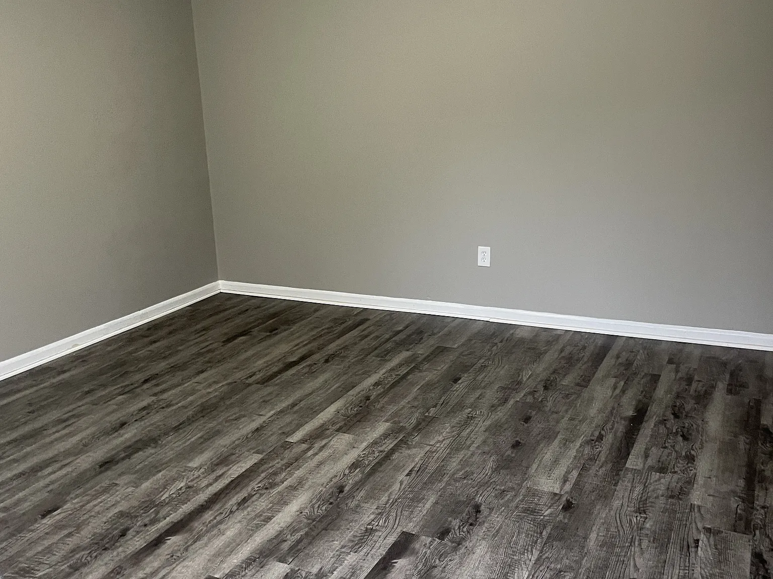 3 bed, 2.0 bath, 1132 sqft, $1,195 — Photo 2