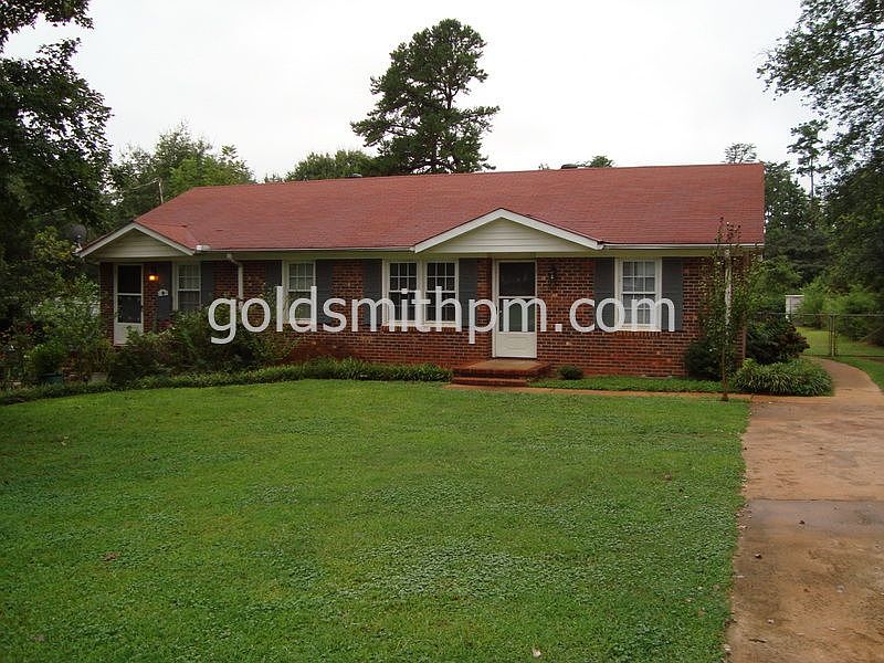 1st image of 105-B Courtland Dr