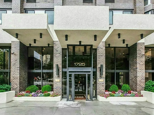 Sold by Sotheby's International Realty | media 18