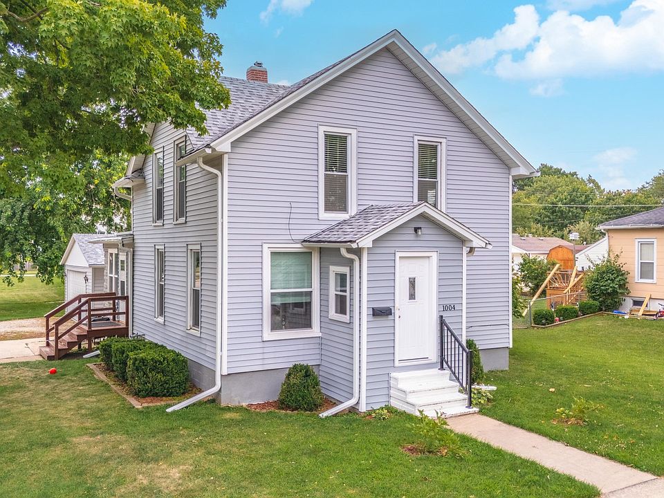 1st image of 1004 S Plum St