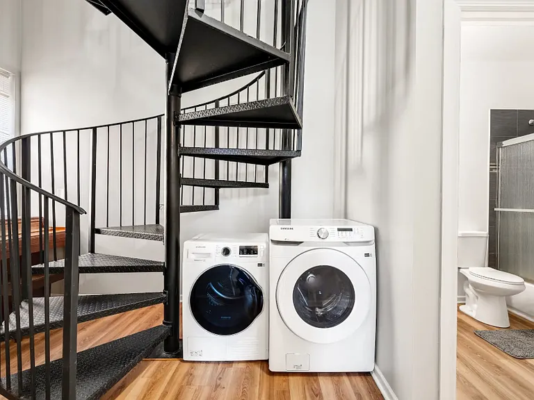 1812 S Throop St #1R — Photo 7