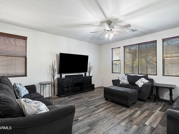 5th image of 2332 W ARROYO Way