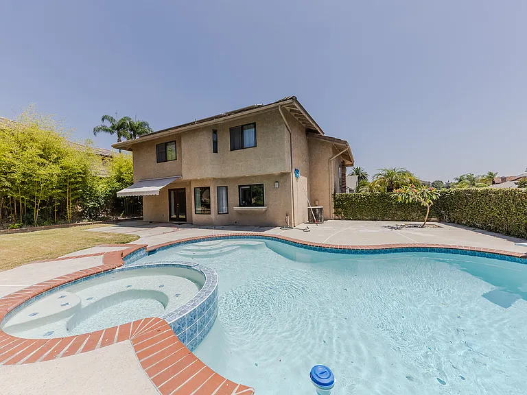 903 Sol Vista Way — Photo 2