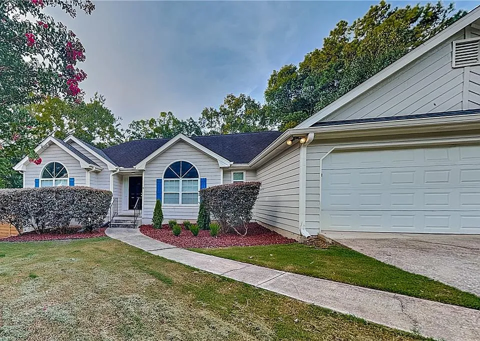 985 Crystal Water Dr