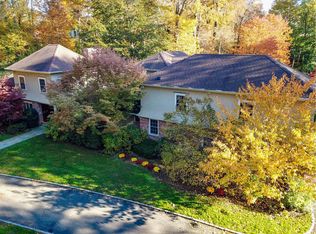 1985 Cedar Swamp Rd, Glen Head, NY 11545