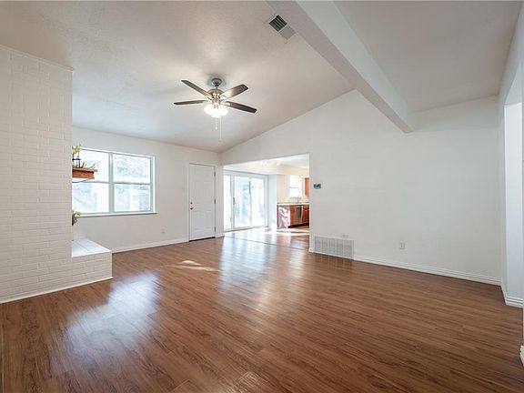 4th image of 441 Edwards Dr