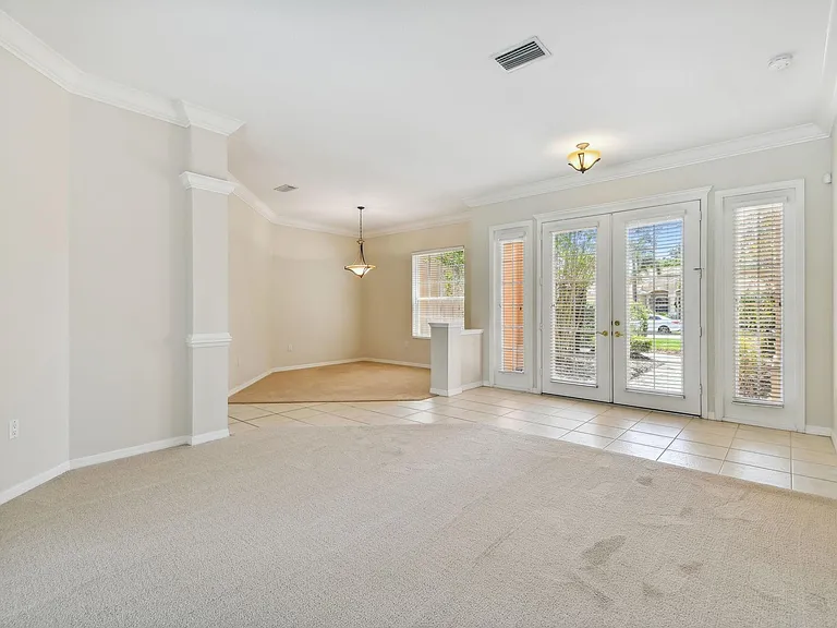 6815 Honeysuckle Trl — Photo 41