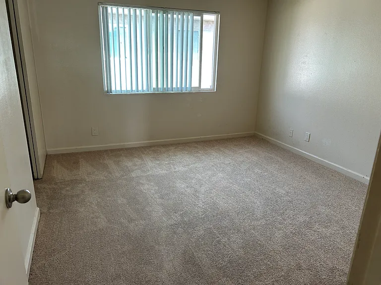 530 Linwood Ave #N — Photo 15