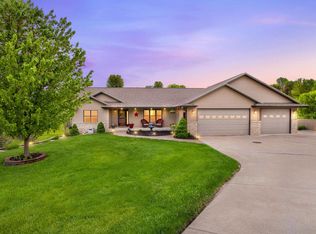 N3236 Holmgren Dr, La Crosse, WI 54601