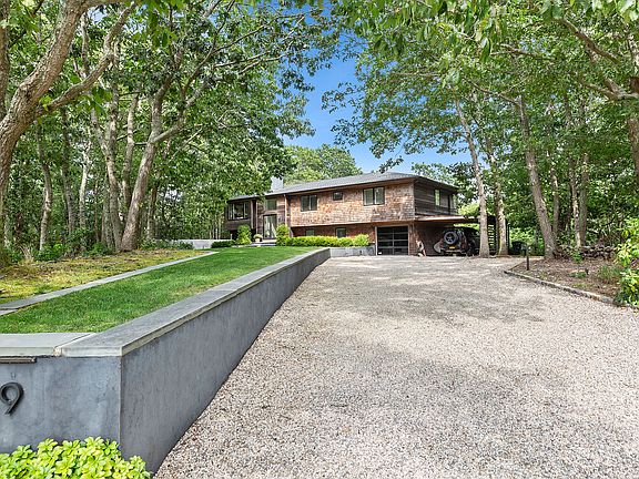 3rd image of 39 Margaret Dr
