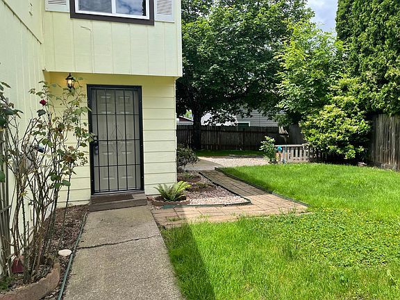 Entryway to Front Door & Side Yard
