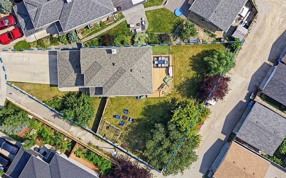 1st image of 91 N Bridleridge Cres SW