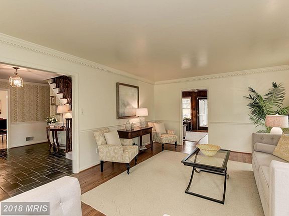 5th image of 1001 Delilah Dr SW