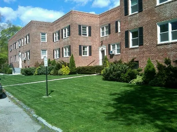 Chestnut St
