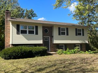1401 Yosemite Cir, Lexington, KY 40517