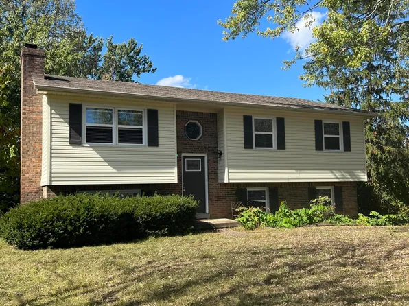 1401 Yosemite Cir, Lexington, KY 40517