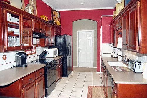 2nd image of 2920 Hanover Dr