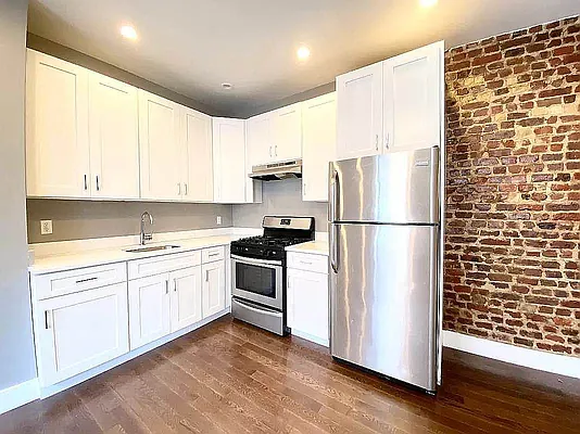 Rented by Bruma Realty LLC | media 1