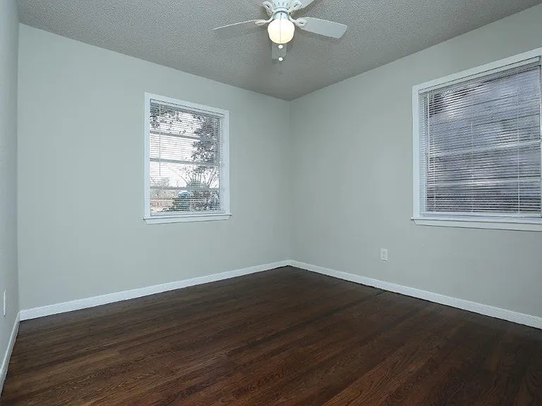 10322 Cathedral Dr — Photo 14