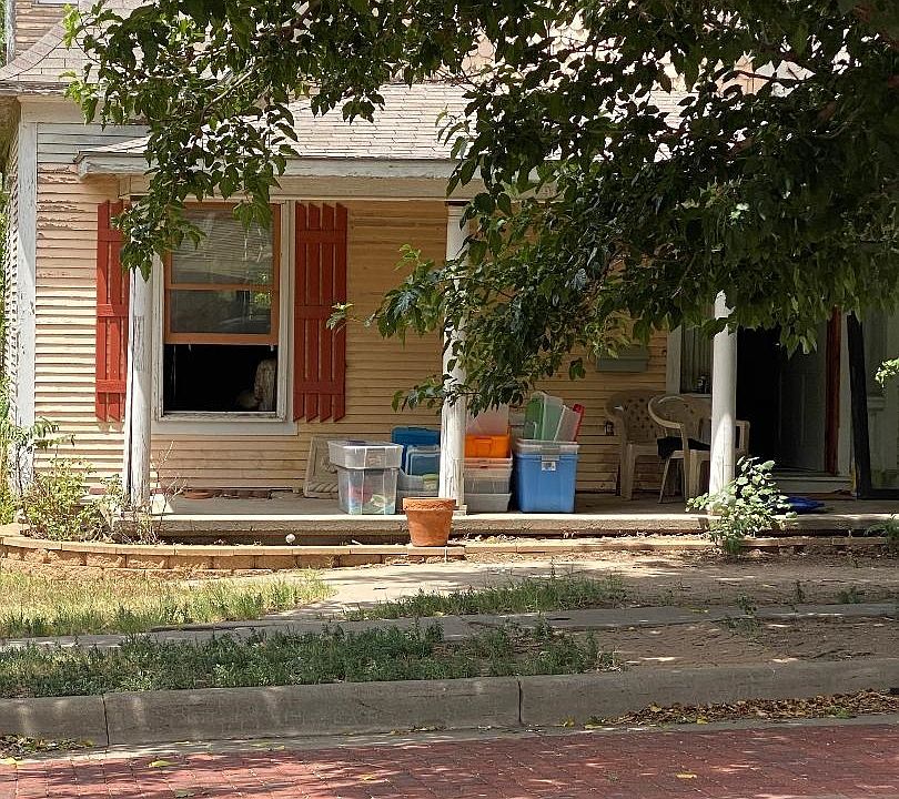 1st image of 909 N 2nd Ave