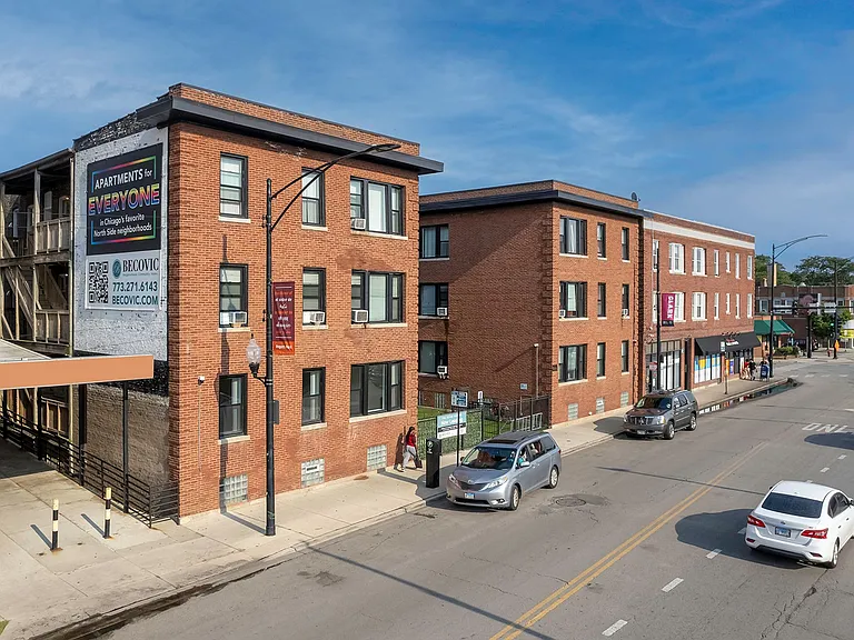 7417 N Clark St — Photo 10