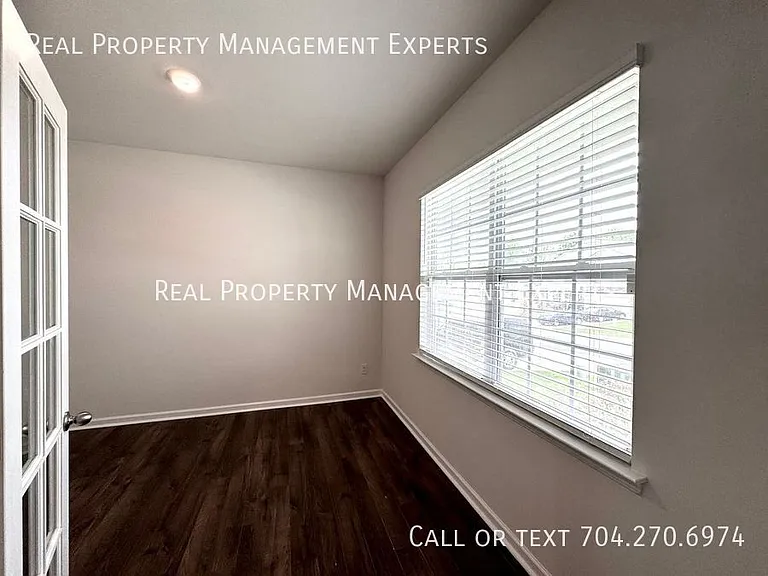4025 Lampasas Ln — Photo 7