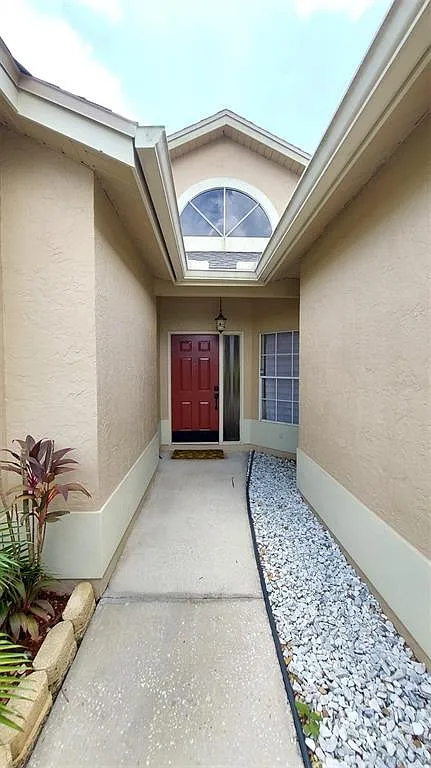 3 bed, 2.0 bath, 1744 sqft, $2,700 — Photo 4