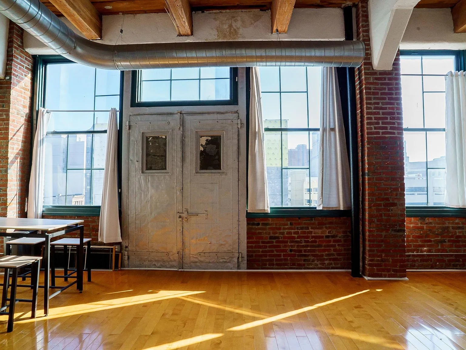 1010 Arch St — Photo 2
