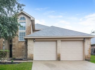 8440 Auburn Dr, Fort Worth, TX 76123