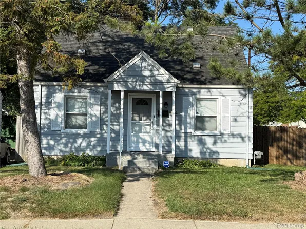 4812 Howe Rd, Wayne, MI 48184