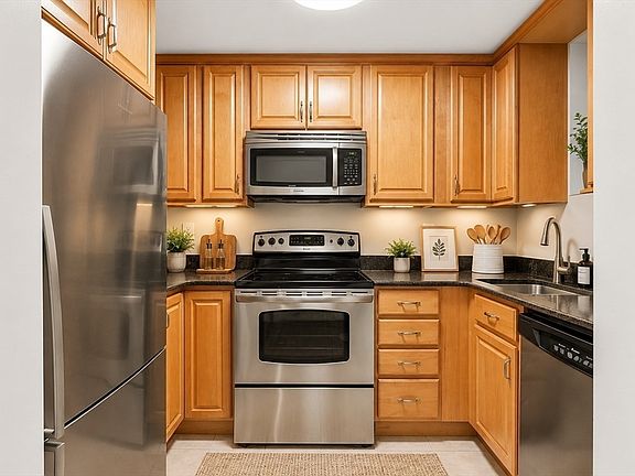 5th image of 362-366 Commonwealth Ave #4C