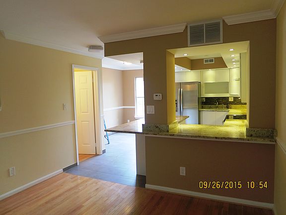 3rd image of 8517 Southlawn Ct