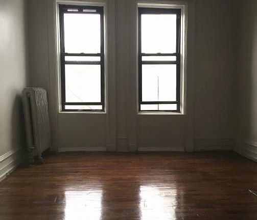 4th image of 295 New York Ave APT 4