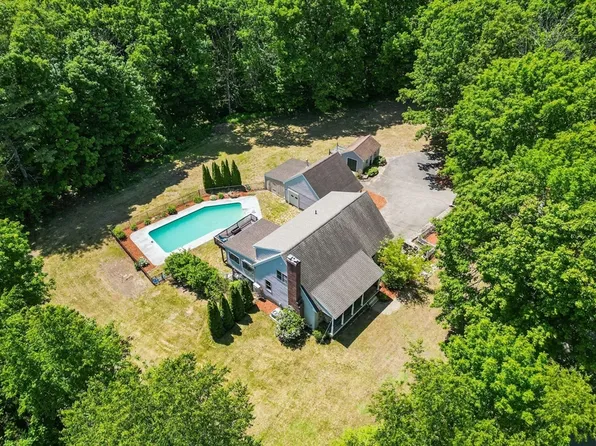 27 Davis St, Rutland, MA 01543