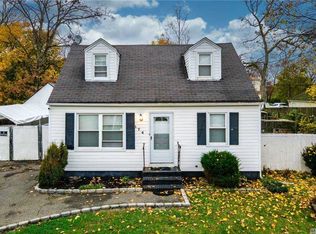 174 Lake Dr, Wyandanch, NY 11798