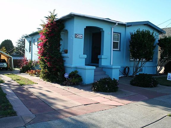 Front Door & side Driveway to Off street Parking