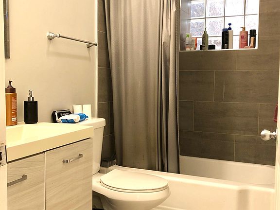 2nd image of 1921 W Evergreen Ave APT 1