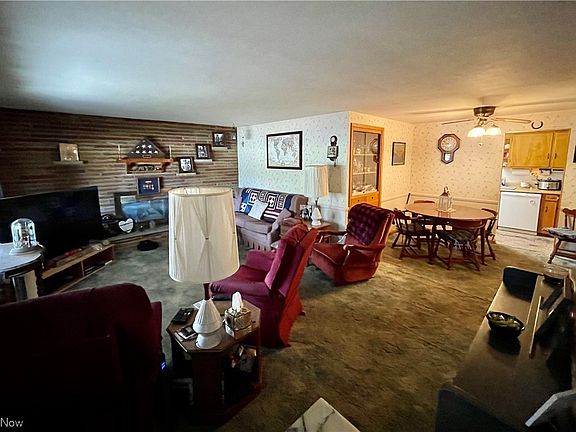 4th image of 36 Lakeview Dr