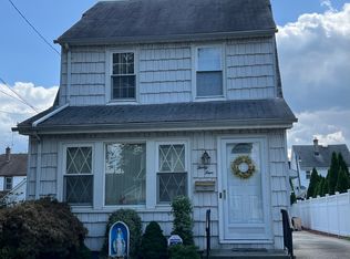 34 Harvard St FLOOR 2, Williston Park, NY 11596