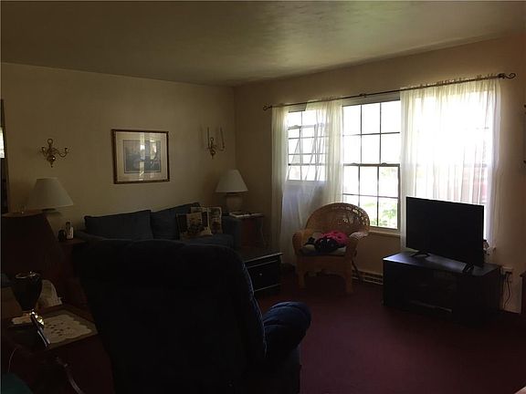 4th image of 11989 Oakmont Dr