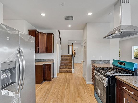 5th image of 8560 Grove Hill Ct