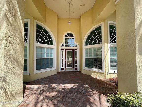 5th image of 1368 Otter Ln