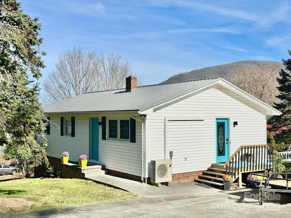 411 Poplar Ave, West Jefferson, NC 28694