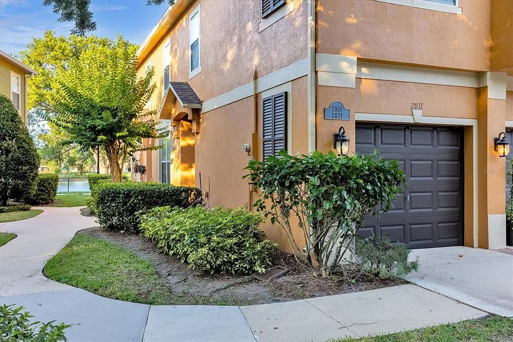 Building Photo - 2811 Pine Way