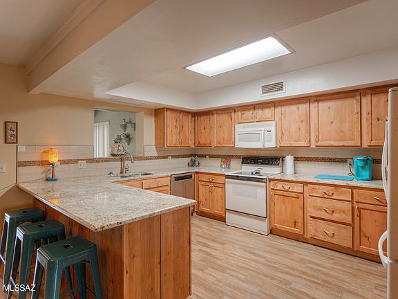 4th image of 1001 S Abrego Dr