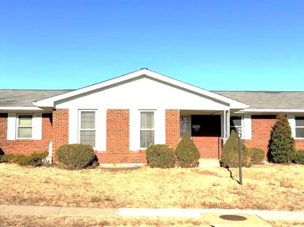 4409 Fatima Dr, Saint Louis, MO 63123