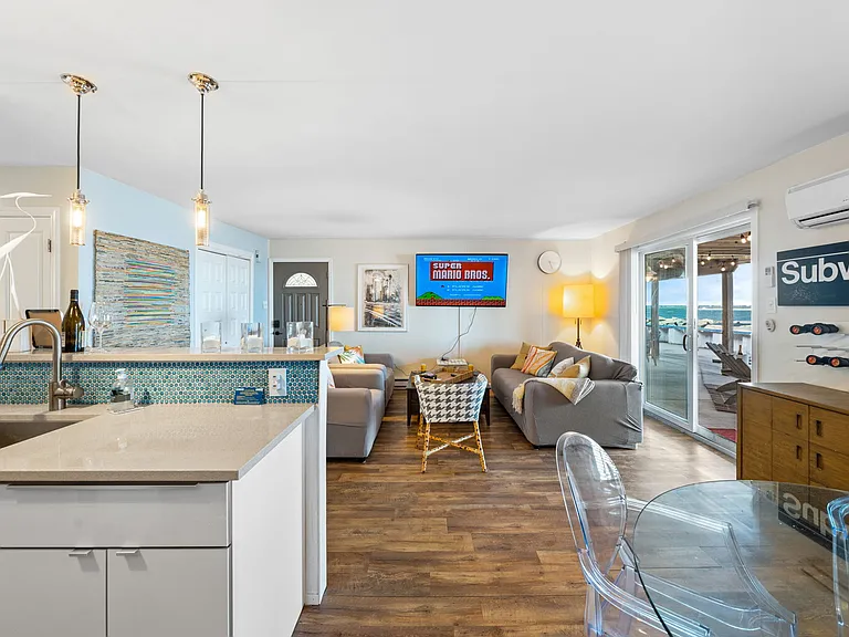 Seaview Ct — Photo 15
